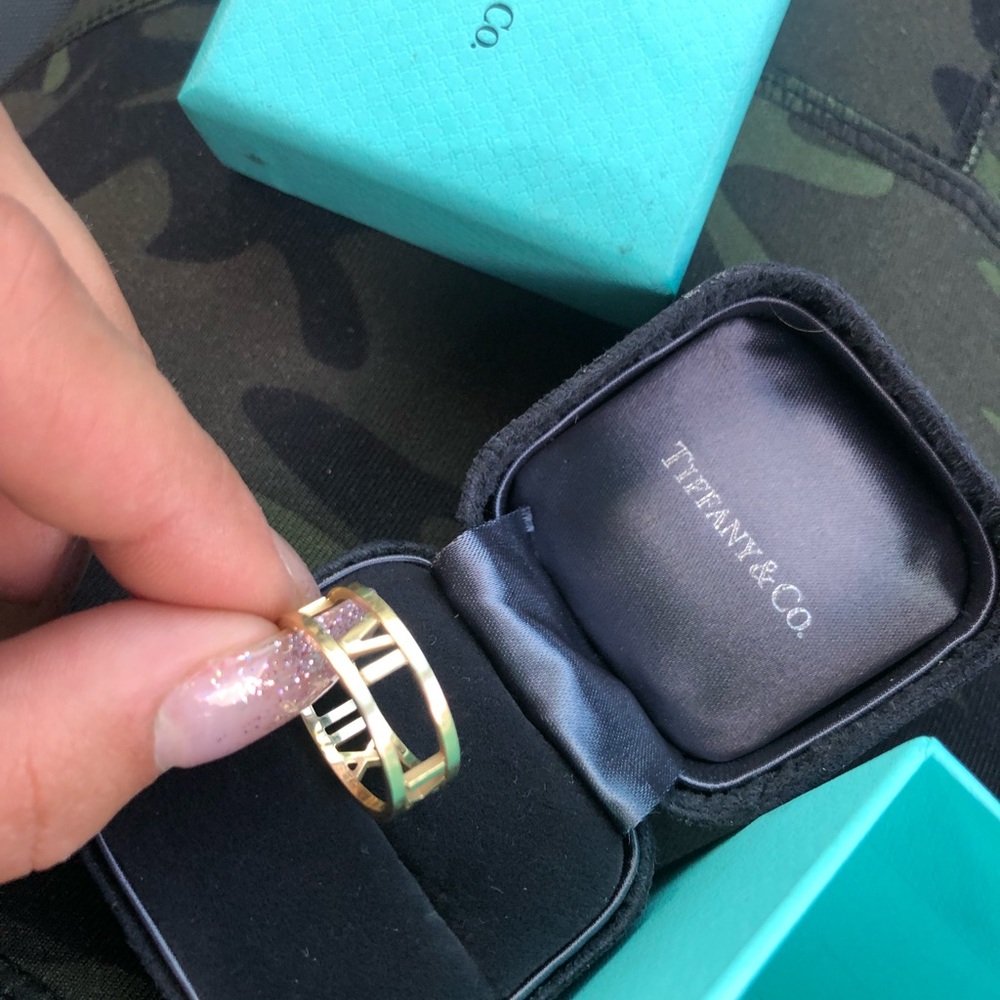 REAL GOLD TIFFANY RING BARELY USED